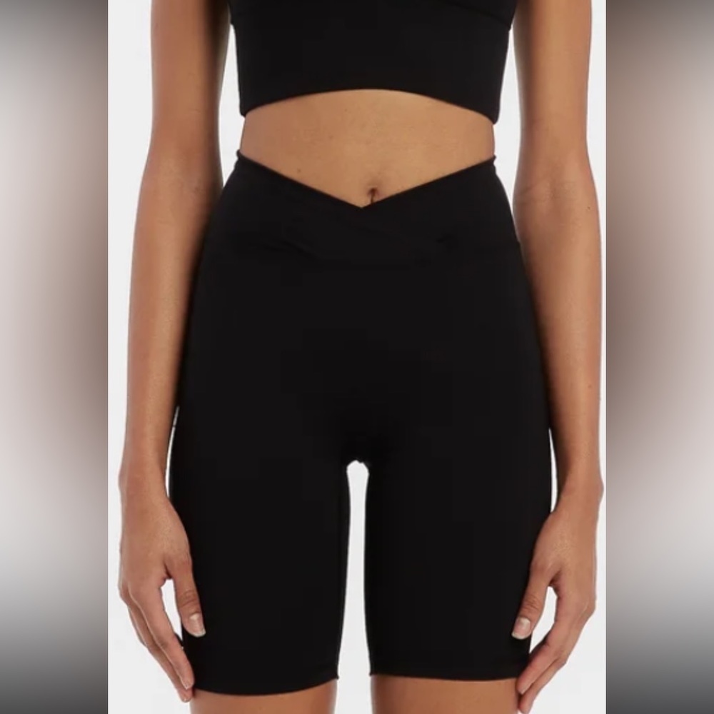 Riot Impact High Rise V Cut Bike Shorts - Black